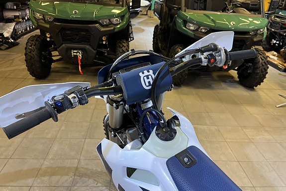 Husqvarna FE 250 2026 *0% Ränta* 10.000:- Rabatt 7 of 9