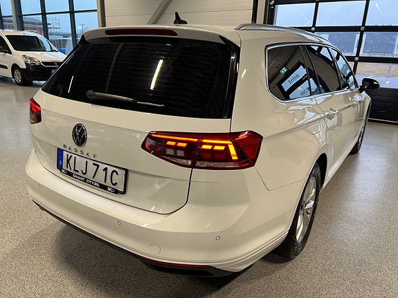 Volkswagen Passat 3 of 5