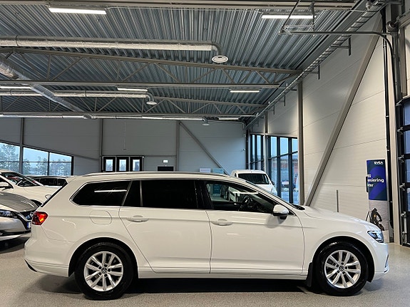 Volkswagen Passat 2 of 5