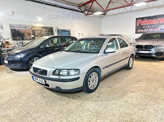 Volvo S60 3 of 5