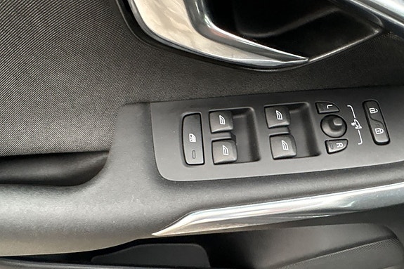 Volvo V40 Cross Country 12 of 13