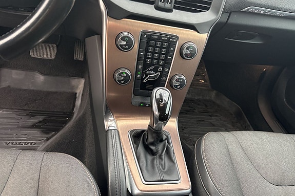 Volvo V40 Cross Country 11 of 13