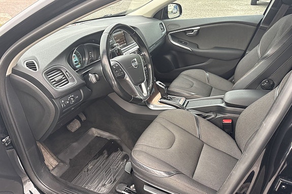 Volvo V40 Cross Country 8 of 13