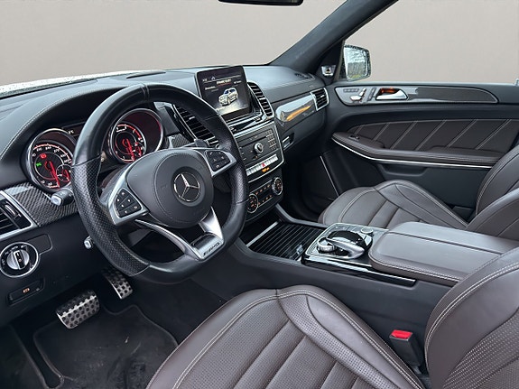Mercedes-Benz GLS63 4 of 30