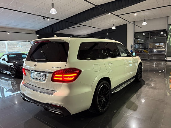 Mercedes-Benz GLS63 25 of 30