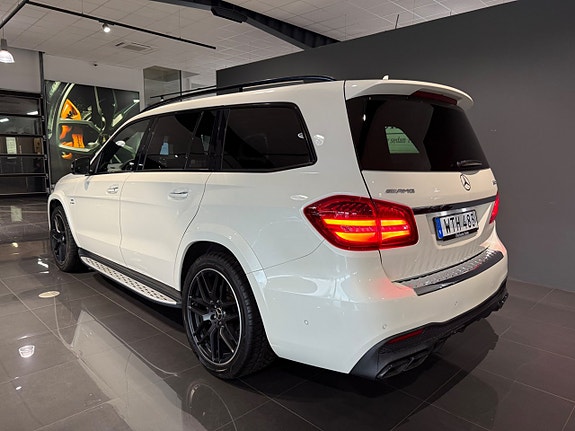 Mercedes-Benz GLS63 23 of 30