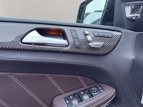 Mercedes-Benz GLS63 9 of 30