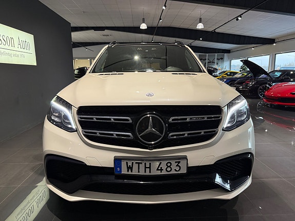 Mercedes-Benz GLS63 12 of 30