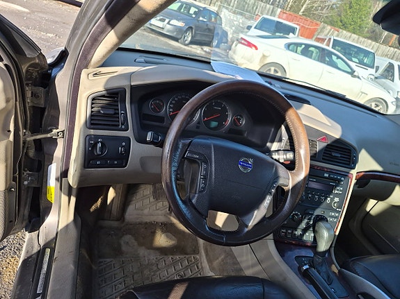 Volvo XC70 25 of 25