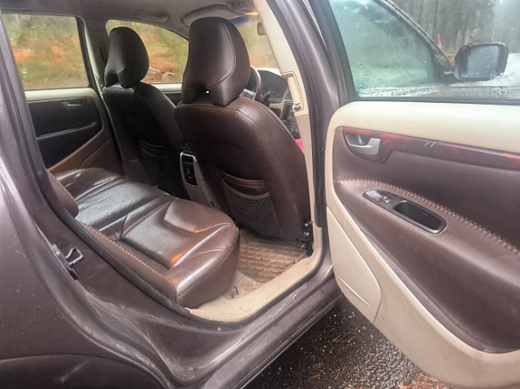 Volvo XC70 9 of 25
