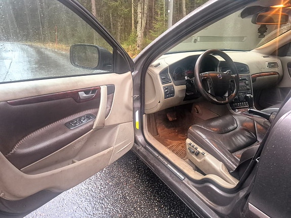 Volvo XC70 17 of 25