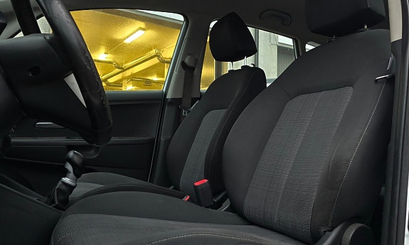Kia Venga 5 of 10