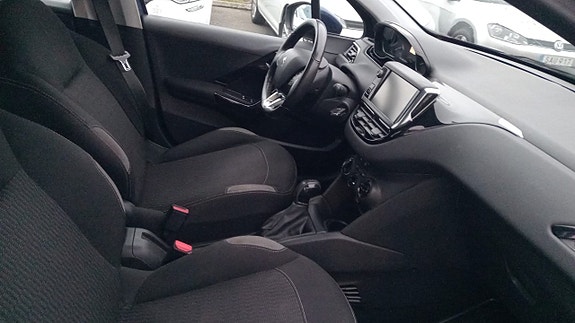 Peugeot 208 9 of 10
