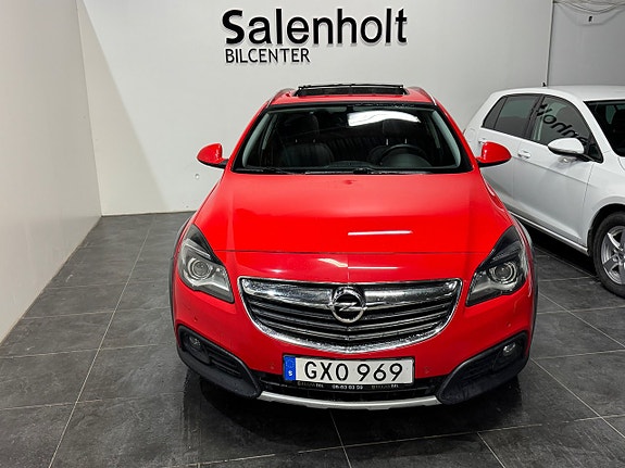 Opel Insignia Country Tourer 3 of 5