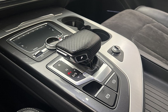 Audi Q7 27 of 30