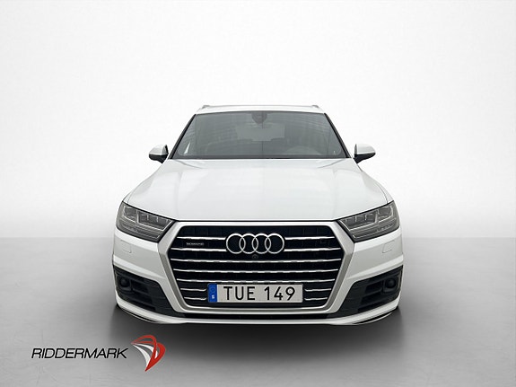 Audi Q7 2 of 5