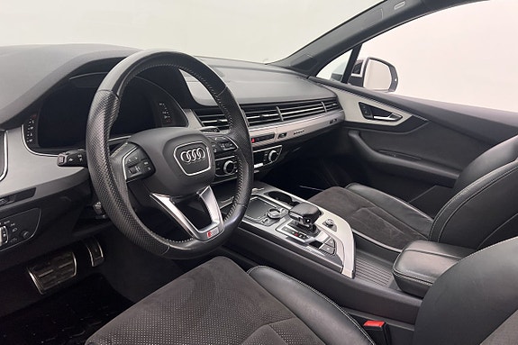 Audi Q7 8 of 30