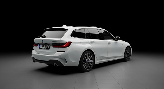 BMW 330e 3 of 30