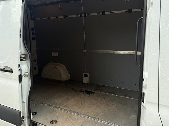 Mercedes-Benz Sprinter - 12
