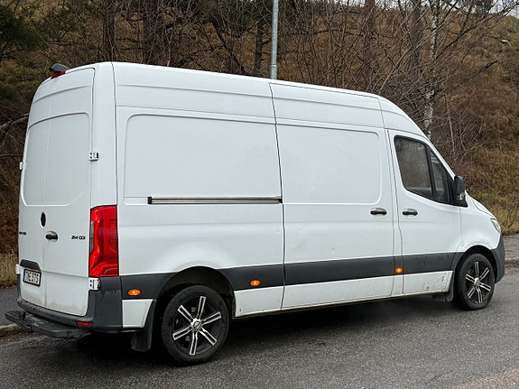 Mercedes-Benz Sprinter - 2