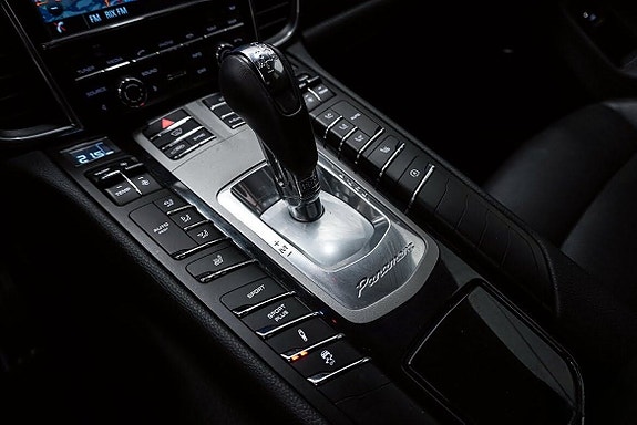 Porsche Panamera 4 10 of 18