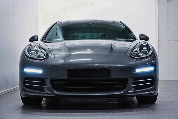 Porsche Panamera 4 4 of 18