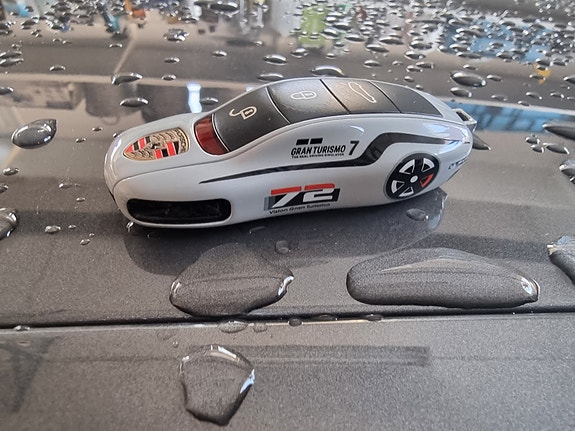 Porsche Panamera 4 13 of 18