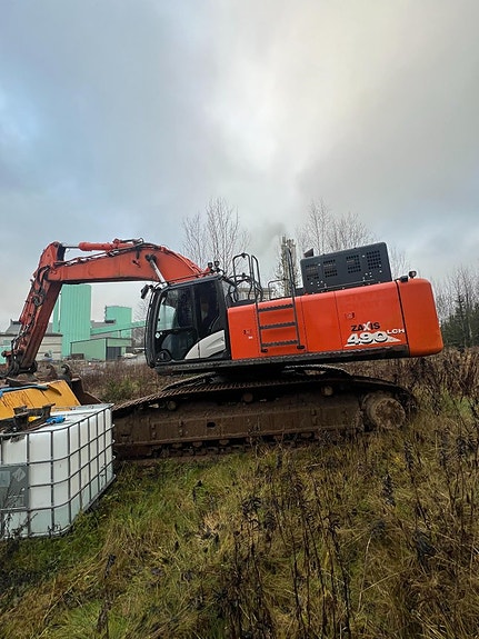 Hitachi ZX 490LCH-6 Hitachi Bandgrävmaskin 2 of 4