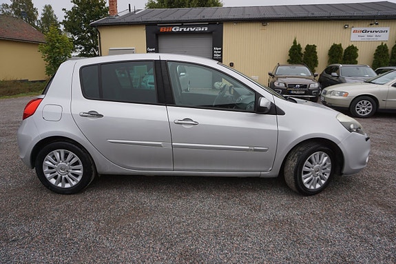 Renault Clio 2 of 7