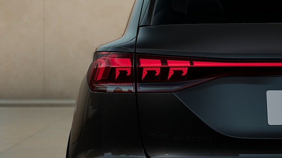 Audi Q6 e-tron 6 of 11