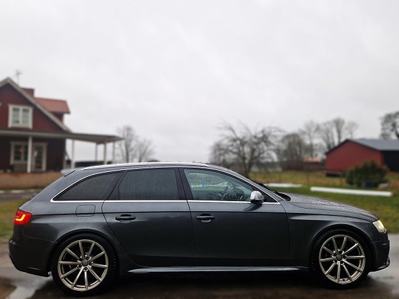 Audi RS4 19 of 19
