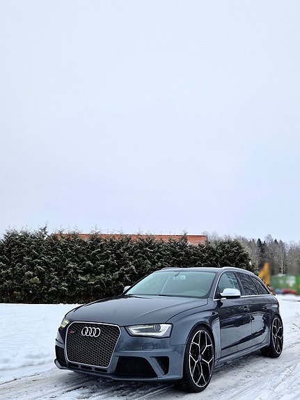 Audi RS4 14 of 19