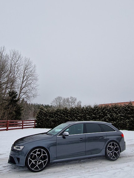 Audi RS4 13 of 19