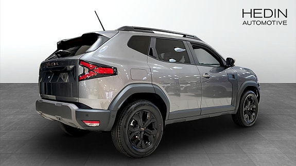 Dacia Duster 2 of 5