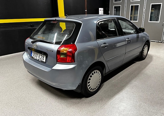 Toyota Corolla 3 of 9