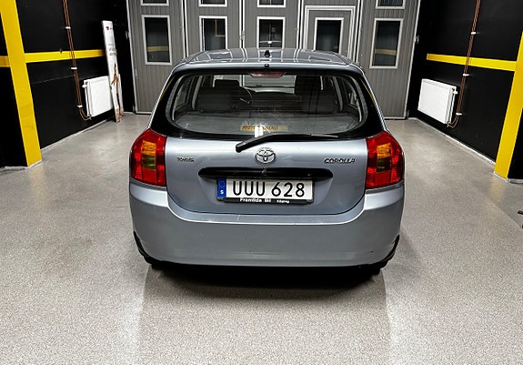 Toyota Corolla 4 of 9