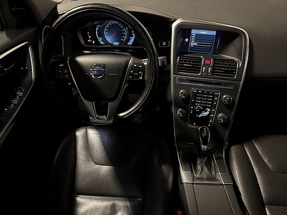 Volvo XC60 15 of 24