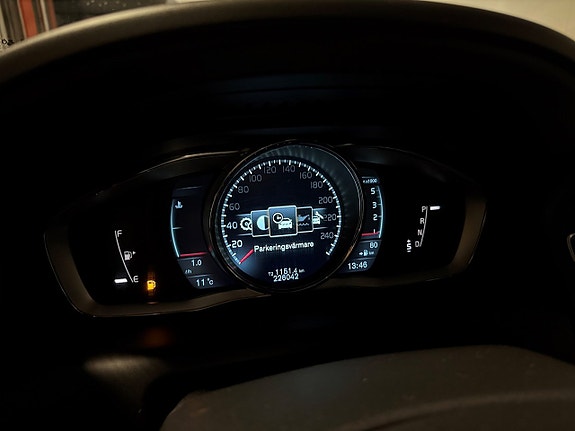 Volvo XC60 5 of 24