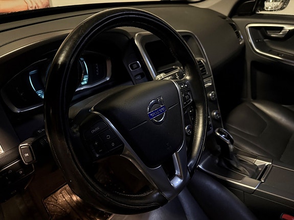 Volvo XC60 8 of 24