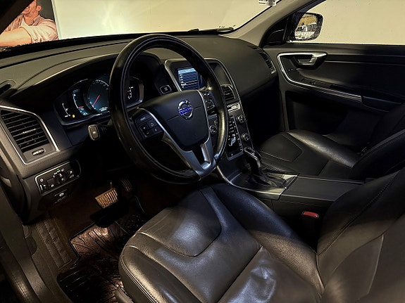 Volvo XC60 9 of 24