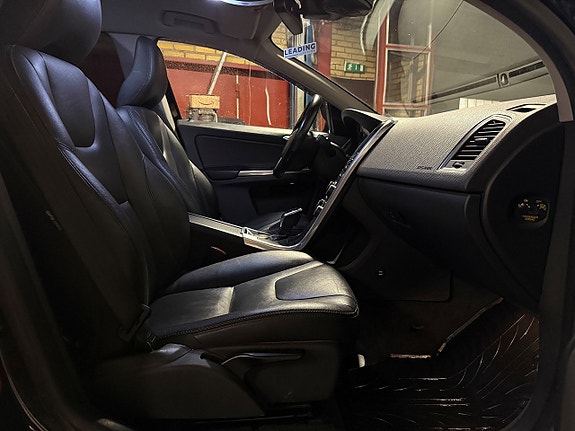 Volvo XC60 10 of 24