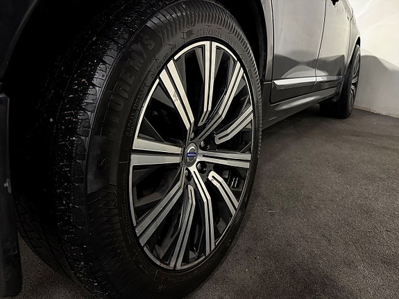 Volvo XC60 4 of 24