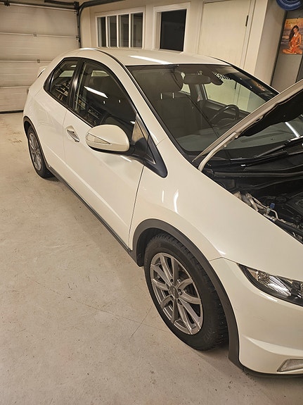 Honda Civic 2 of 9