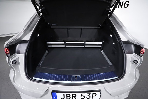 Porsche Cayenne 17 of 26