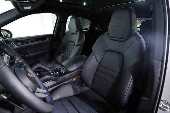 Porsche Cayenne 12 of 26