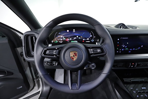 Porsche Cayenne 20 of 26