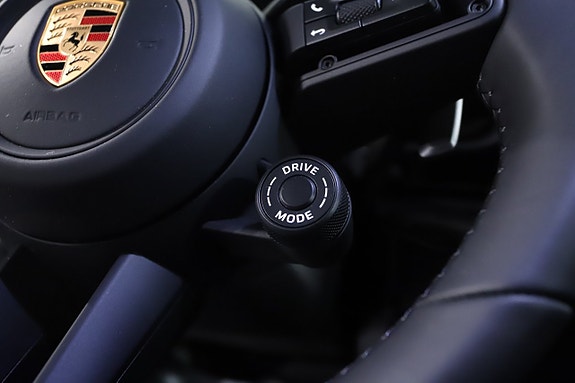 Porsche Cayenne 21 of 26