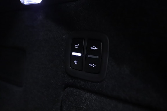 Porsche Cayenne 18 of 26
