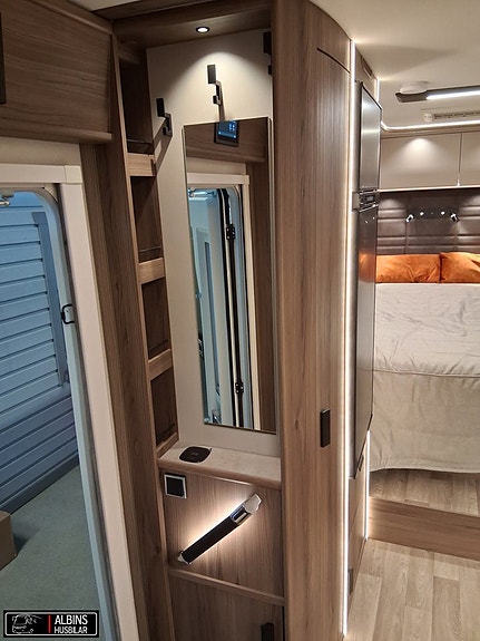Kabe Travel Master Royal X 810 LXL 14 of 21