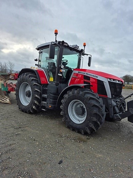 Massey Ferguson 8s